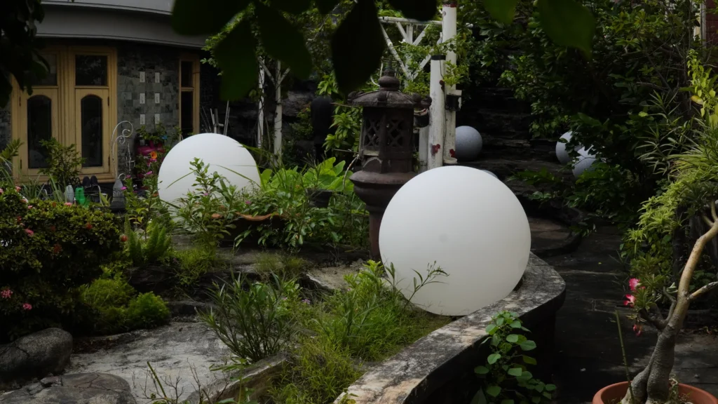 lampu taman bola mars